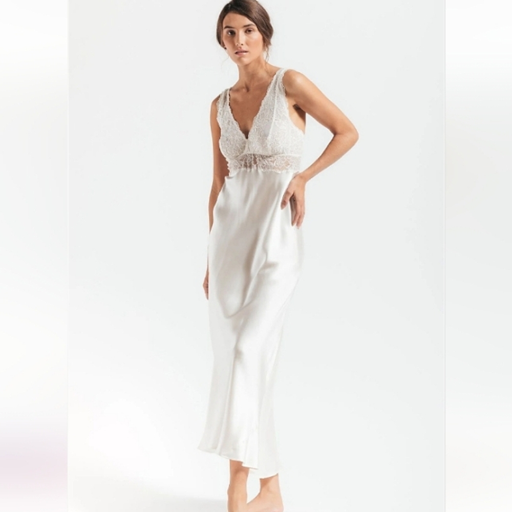Nk Imode Morgan Iconic Bust-Support Long Silk Gown Ivory XL